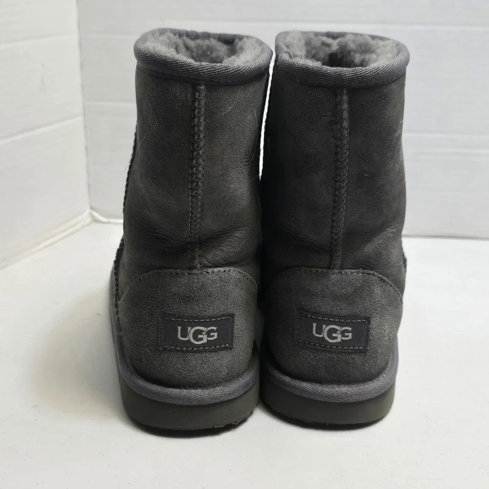 UGG Kids Classic II Short Cuff Boots 1017703K Gray Sheepskin Big Kids Sz 6